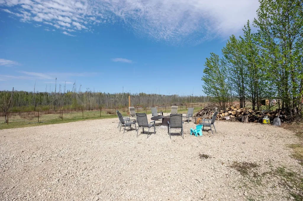 200 Weiss Drive Saprae Creek AB T9H 5B4