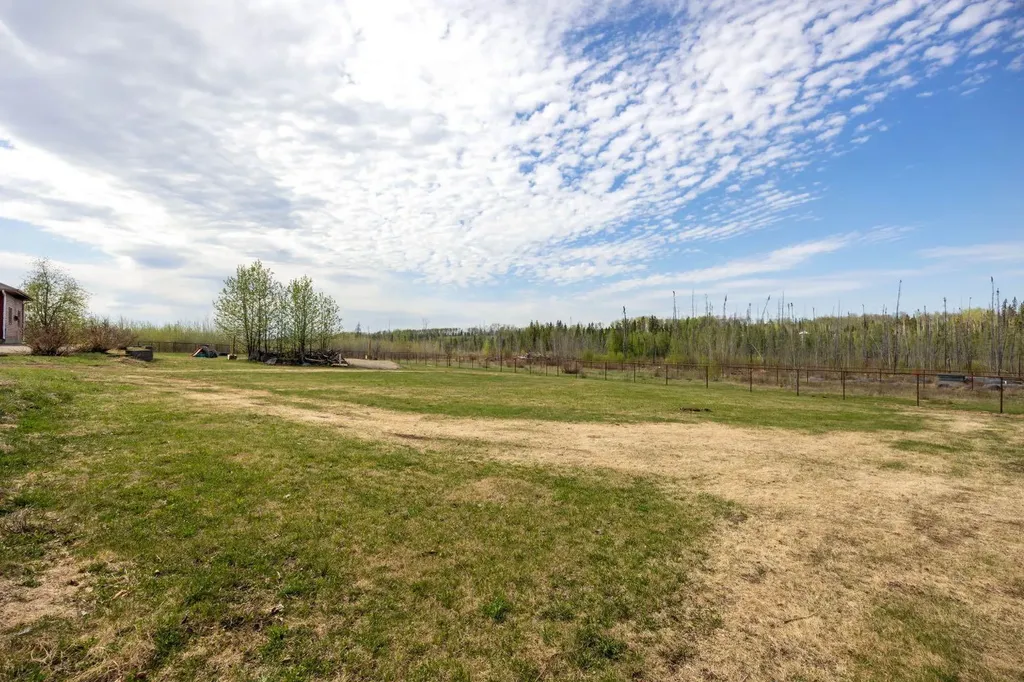 200 Weiss Drive Saprae Creek AB T9H 5B4