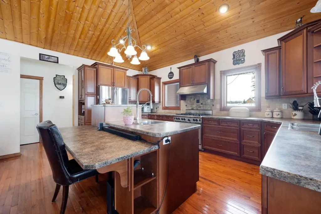 200 Weiss Drive Saprae Creek AB T9H 5B4