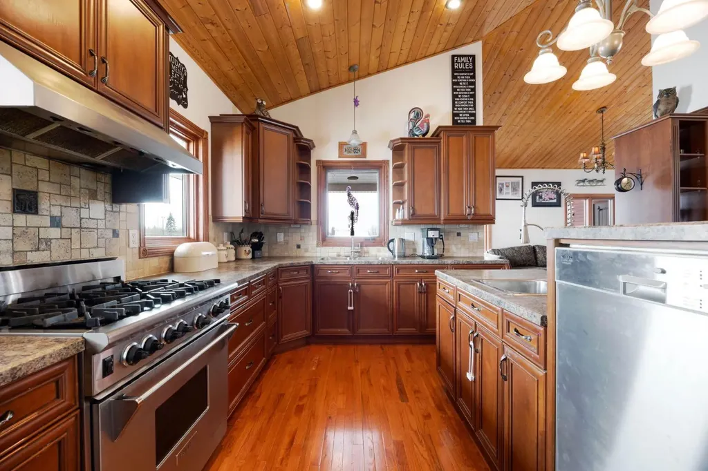 200 Weiss Drive Saprae Creek AB T9H 5B4