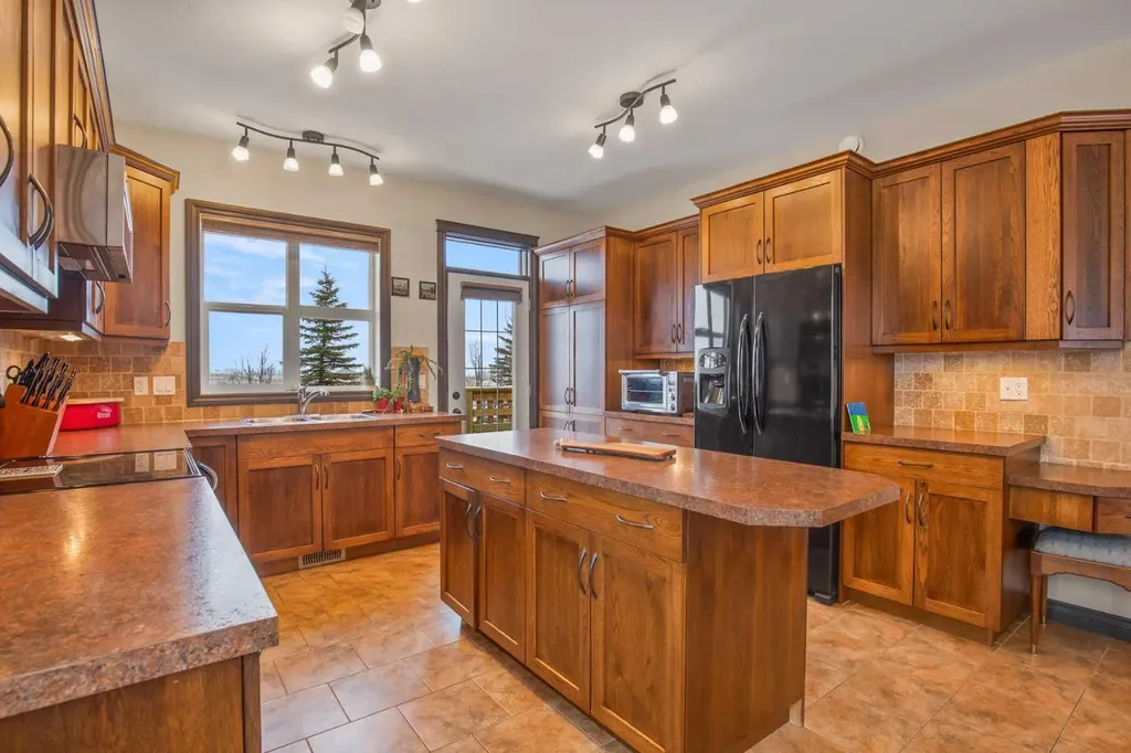 7135 Henner's Road Lacombe AB T4L0C3