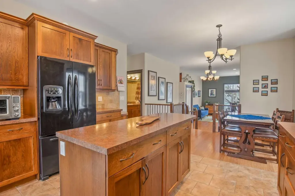 7135 Henner's Road Lacombe AB T4L0C3