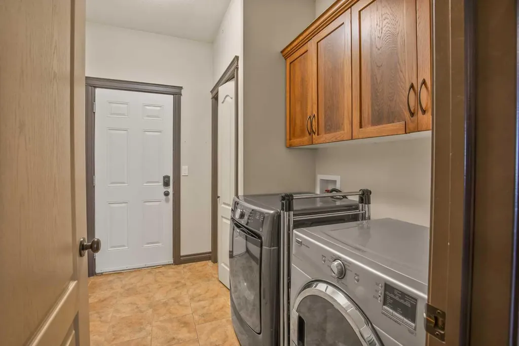 7135 Henner's Road Lacombe AB T4L0C3