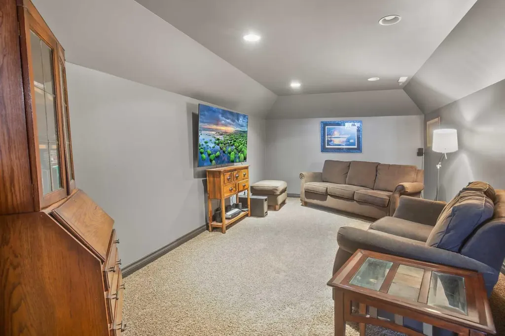 7135 Henner's Road Lacombe AB T4L0C3