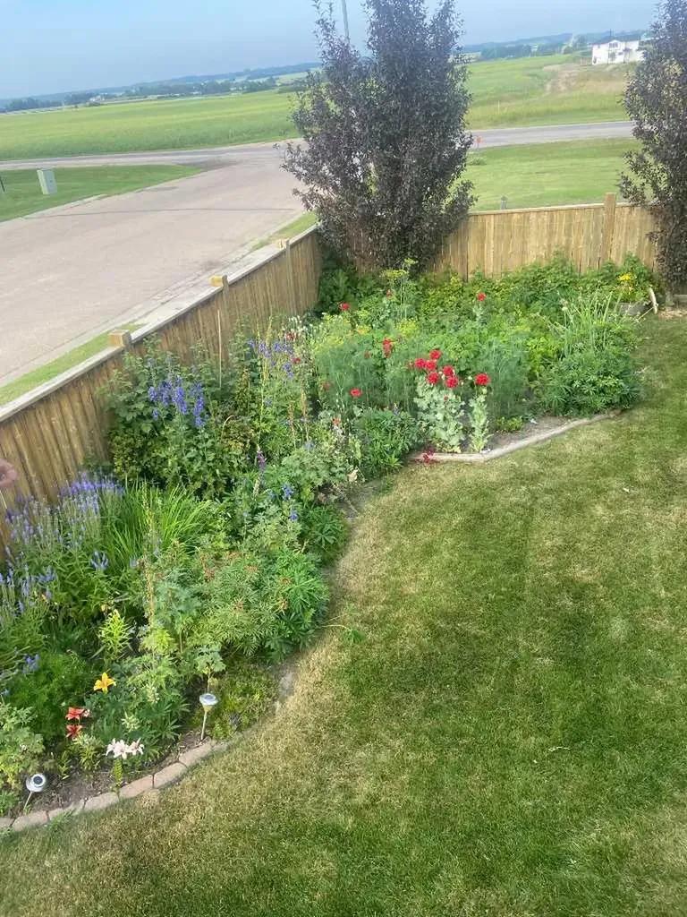 7135 Henner's Road Lacombe AB T4L0C3