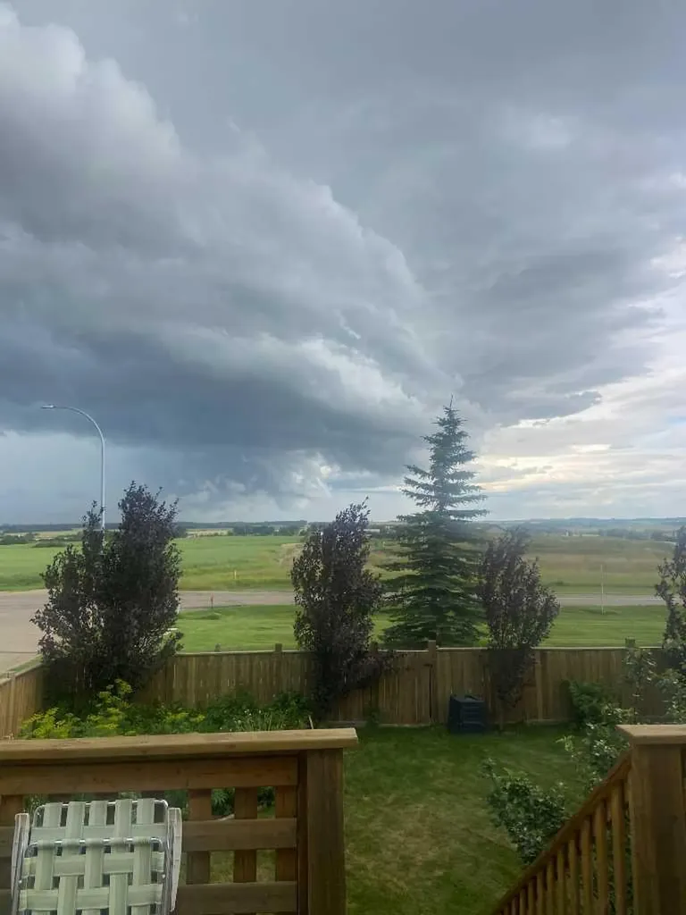 7135 Henner's Road Lacombe AB T4L0C3