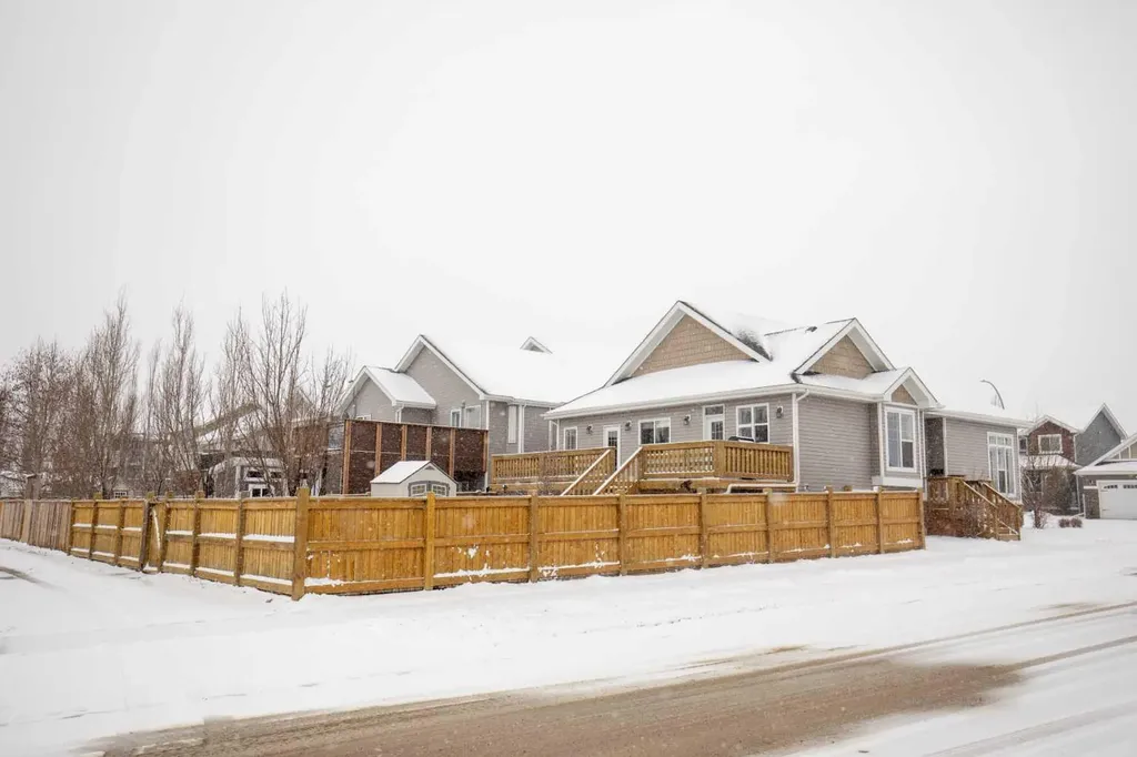 7135 Henner's Road Lacombe AB T4L0C3