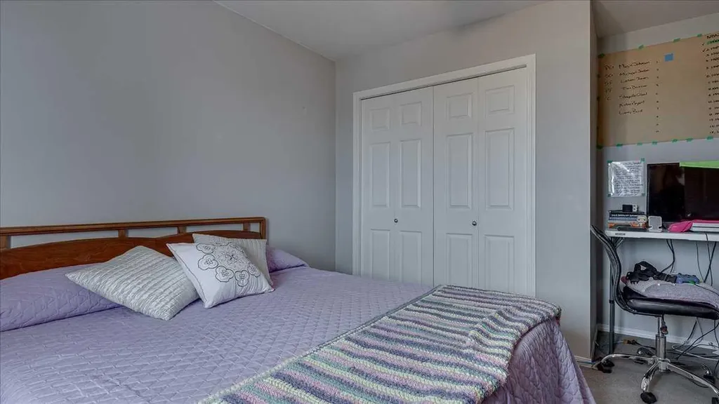 3 Broadway Rise Sylvan Lake AB T4S 0G9