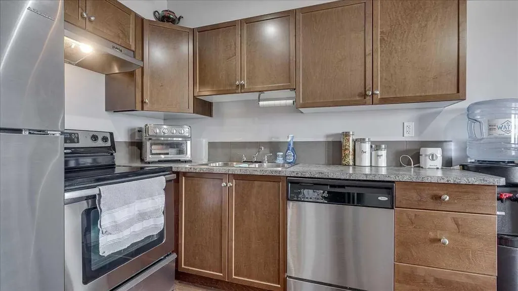 3 Broadway Rise Sylvan Lake AB T4S 0G9