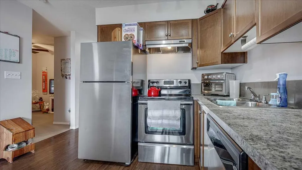 3 Broadway Rise Sylvan Lake AB T4S 0G9