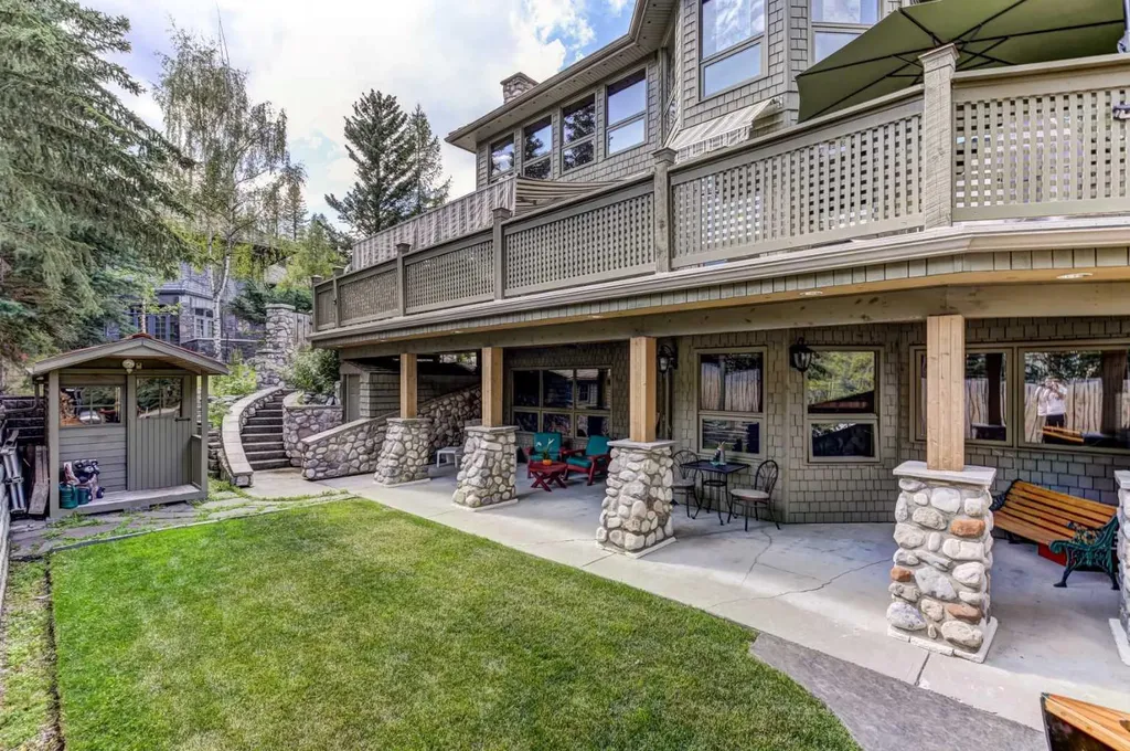 5 Cascade Court Banff AB T1L 1B1
