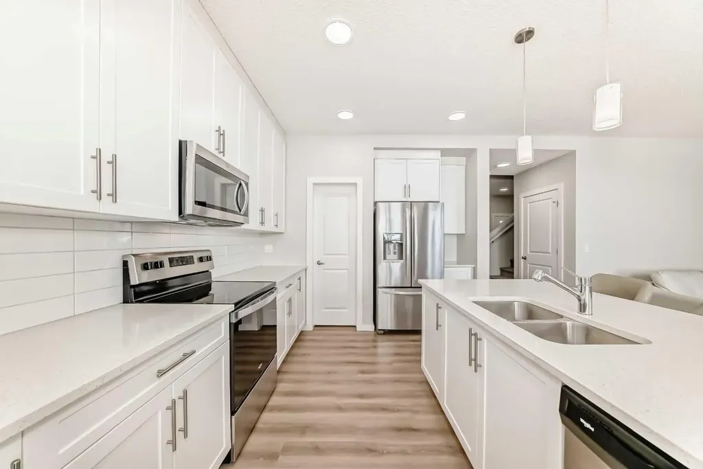 464 Lawthorn Way SE Airdrie AB T4A 3M8