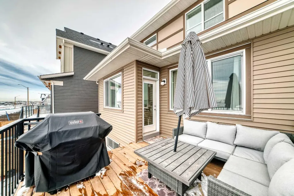 464 Lawthorn Way SE Airdrie AB T4A 3M8