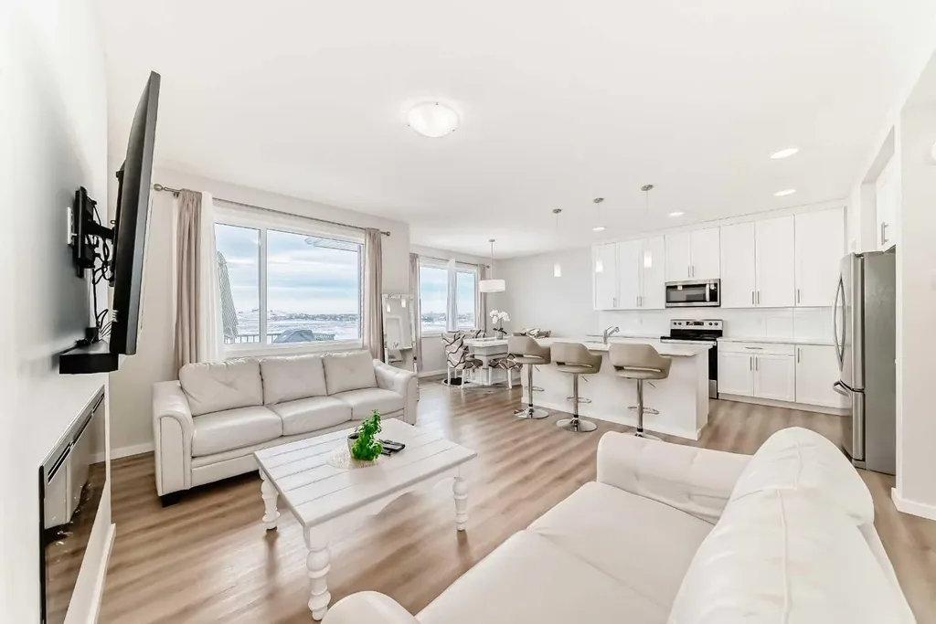 464 Lawthorn Way SE Airdrie AB T4A 3M8