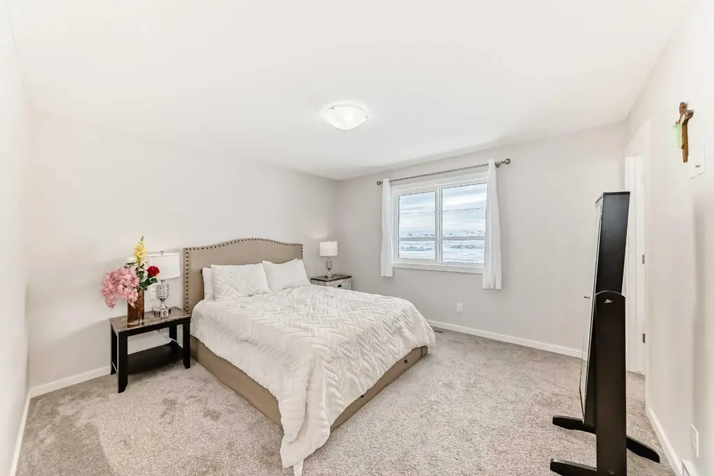 464 Lawthorn Way SE Airdrie AB T4A 3M8