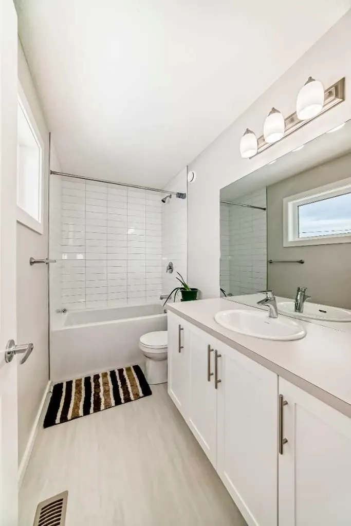 464 Lawthorn Way SE Airdrie AB T4A 3M8