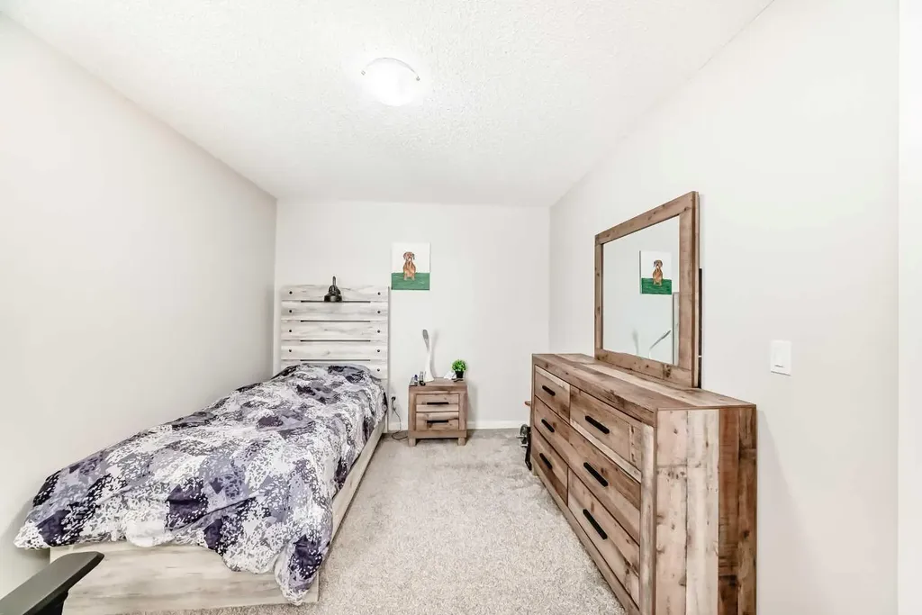 464 Lawthorn Way SE Airdrie AB T4A 3M8