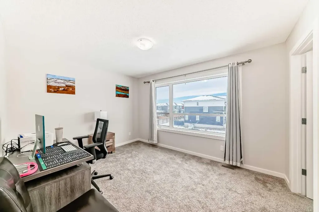 464 Lawthorn Way SE Airdrie AB T4A 3M8