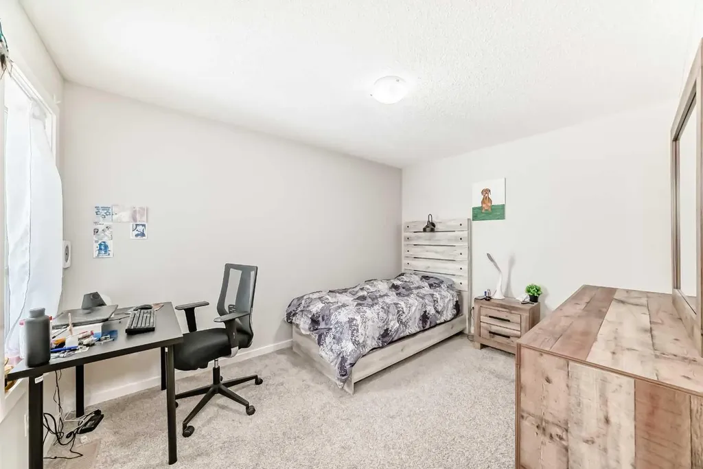 464 Lawthorn Way SE Airdrie AB T4A 3M8