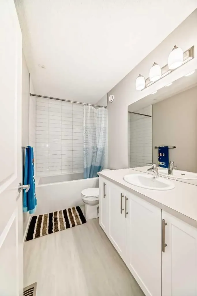 464 Lawthorn Way SE Airdrie AB T4A 3M8