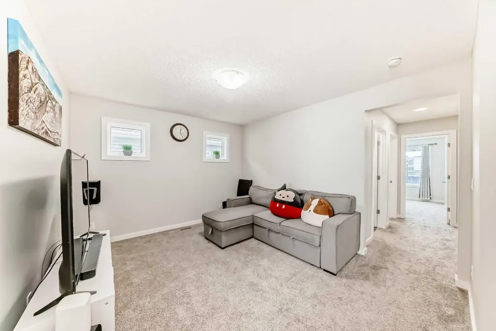 464 Lawthorn Way SE Airdrie AB T4A 3M8