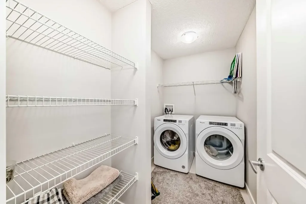 464 Lawthorn Way SE Airdrie AB T4A 3M8