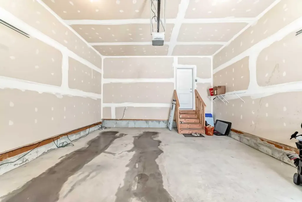 464 Lawthorn Way SE Airdrie AB T4A 3M8