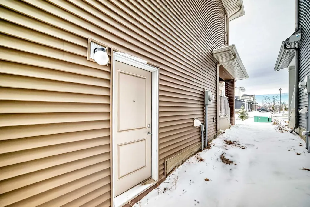 464 Lawthorn Way SE Airdrie AB T4A 3M8