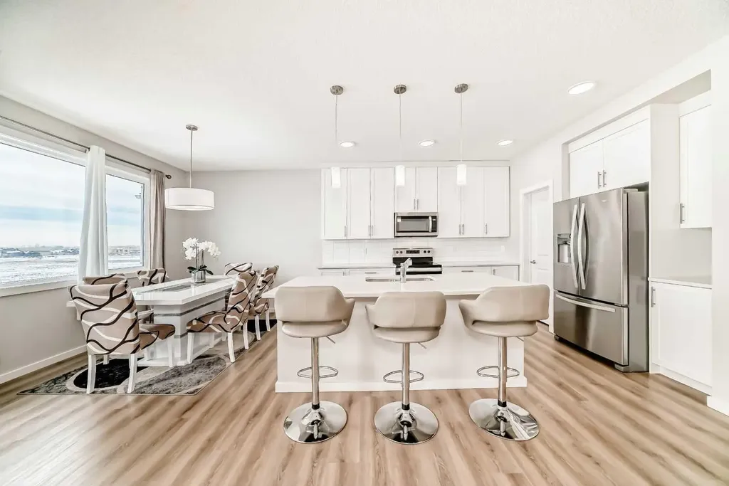 464 Lawthorn Way SE Airdrie AB T4A 3M8