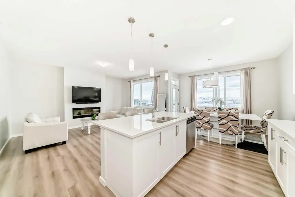 464 Lawthorn Way SE Airdrie AB T4A 3M8