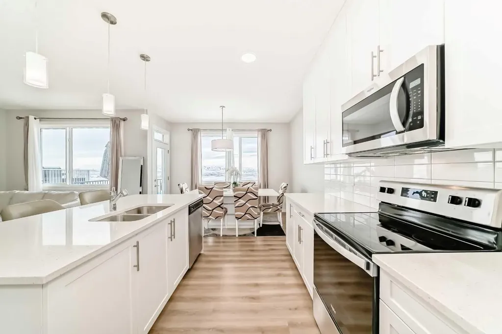 464 Lawthorn Way SE Airdrie AB T4A 3M8