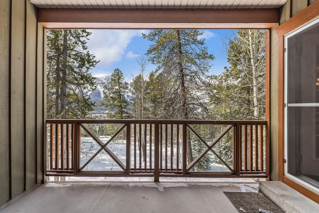 3 Aspen Glen Canmore AB T1W 1A6