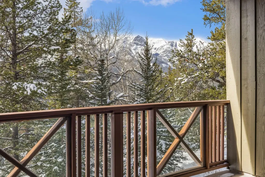 3 Aspen Glen Canmore AB T1W 1A6