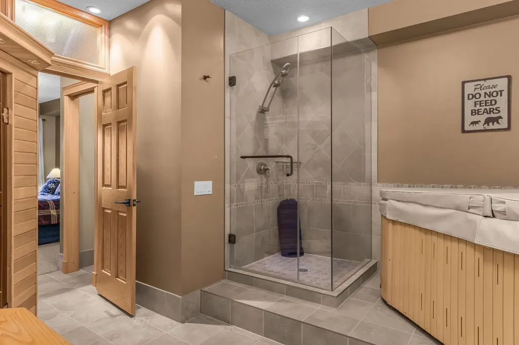 3 Aspen Glen Canmore AB T1W 1A6