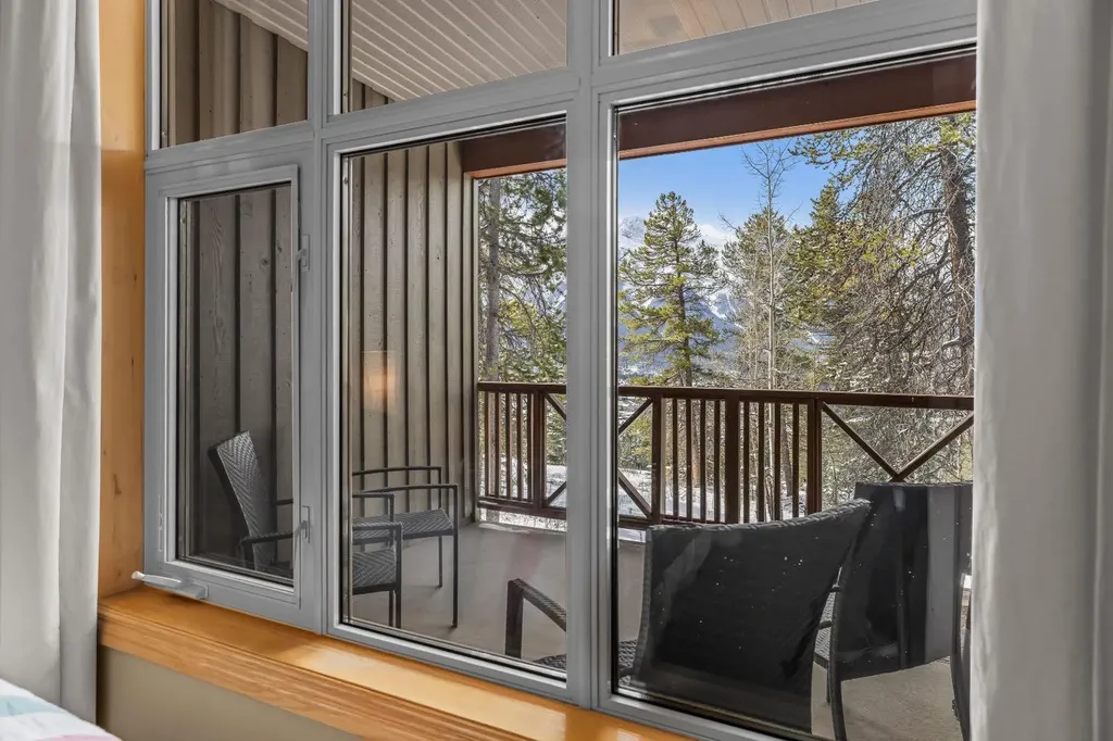 3 Aspen Glen Canmore AB T1W 1A6