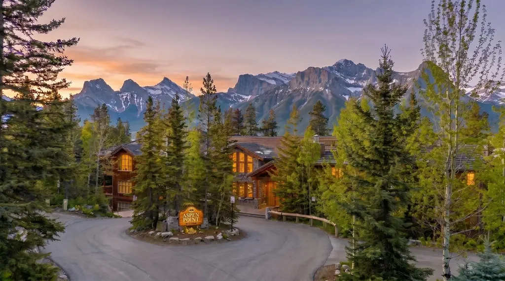 3 Aspen Glen Canmore AB T1W 1A6