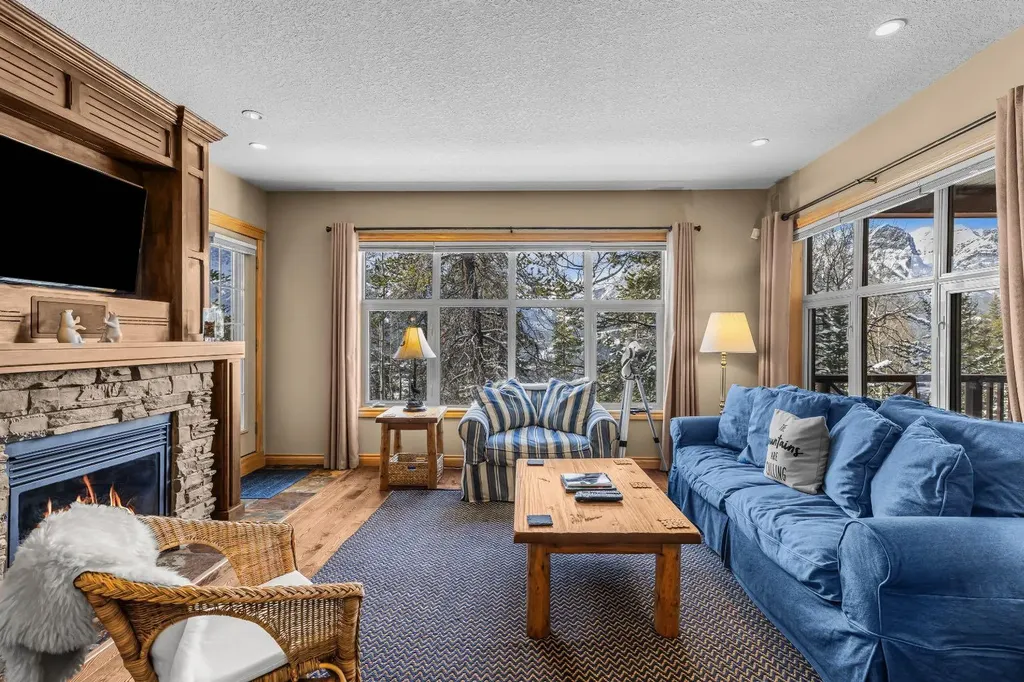3 Aspen Glen Canmore AB T1W 1A6