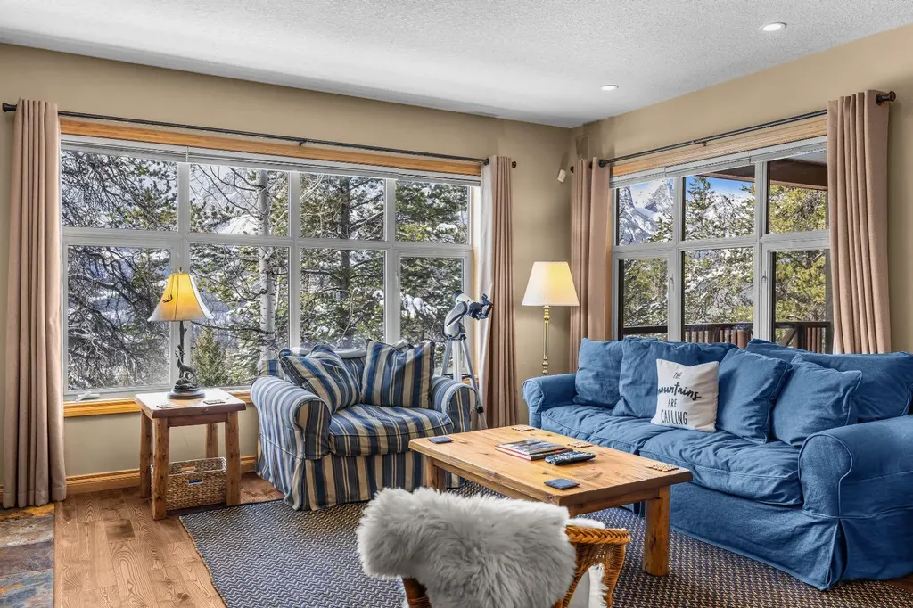 3 Aspen Glen Canmore AB T1W 1A6