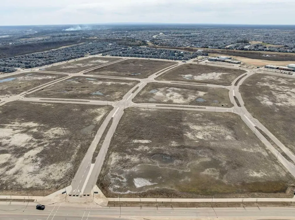 Plan: 1422987 Block:15a Lot: 1 Fort Mcmurray AB T9K2X4