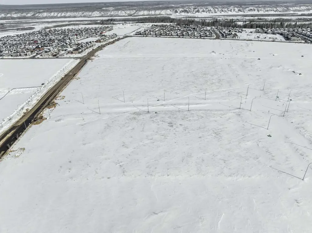 Plan: 1422987 Block:15a Lot: 1 Fort Mcmurray AB T9K2X4