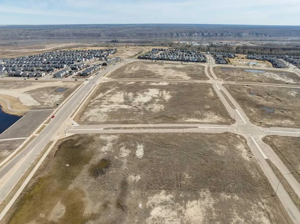 Plan: 1422987 Block:15a Lot: 1 Fort Mcmurray AB T9K2X4