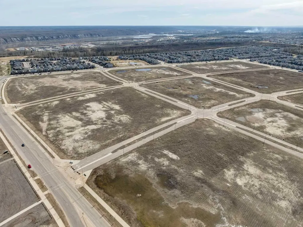 Plan: 1422987 Block:15a Lot: 1 Fort Mcmurray AB T9K2X4