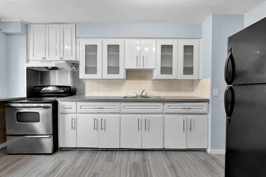 2211 19 Street NE Calgary AB T2E4Y5