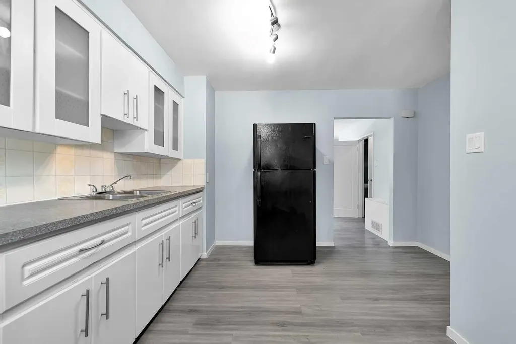 2211 19 Street NE Calgary AB T2E4Y5