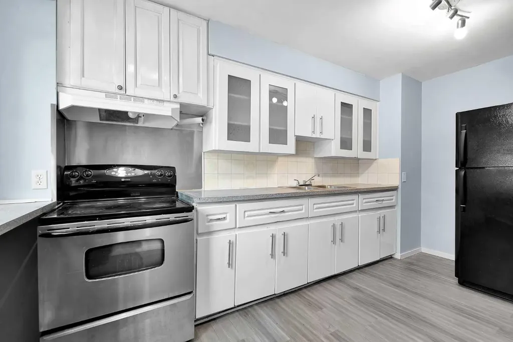 2211 19 Street NE Calgary AB T2E4Y5