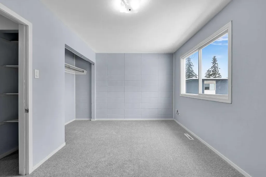 2211 19 Street NE Calgary AB T2E4Y5