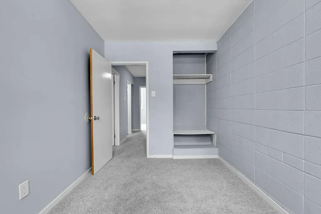 2211 19 Street NE Calgary AB T2E4Y5