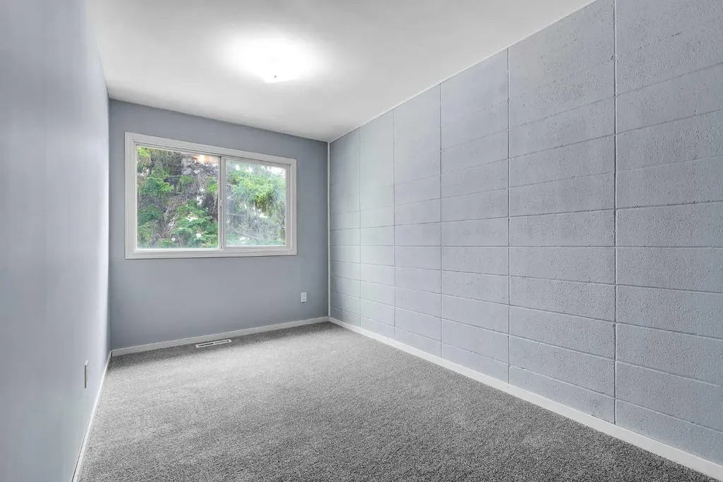 2211 19 Street NE Calgary AB T2E4Y5