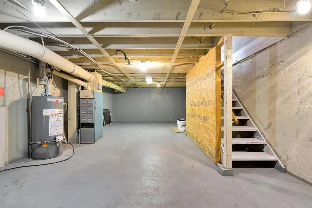 2211 19 Street NE Calgary AB T2E4Y5