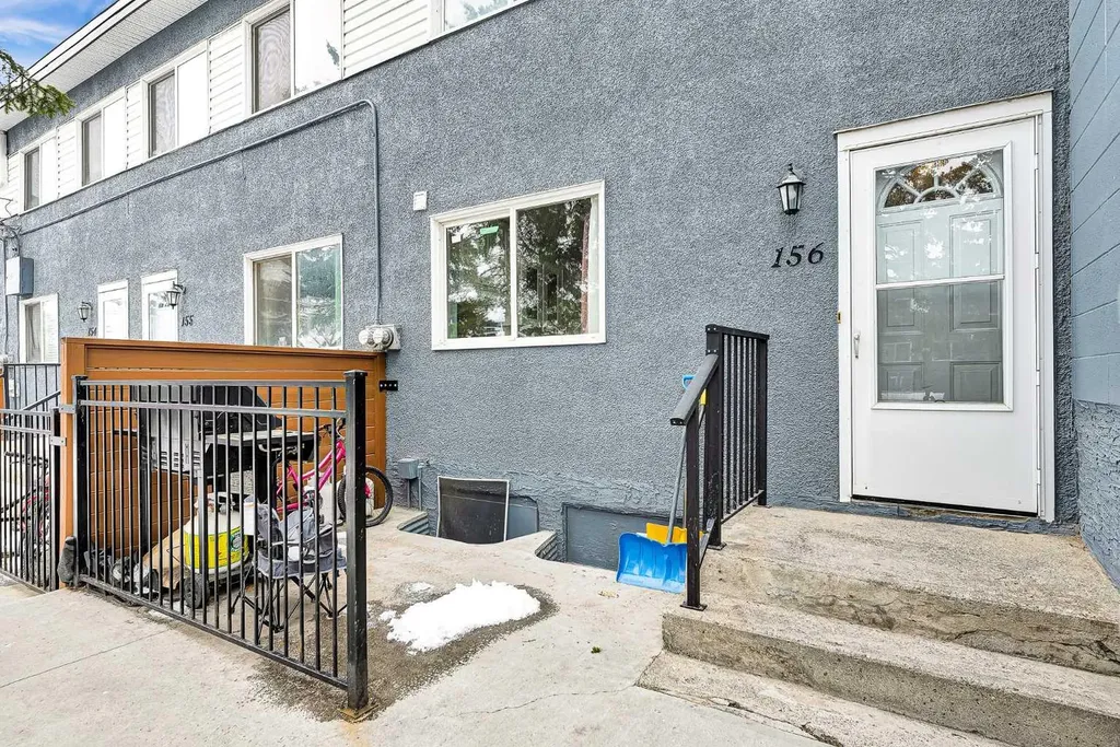 2211 19 Street NE Calgary AB T2E4Y5